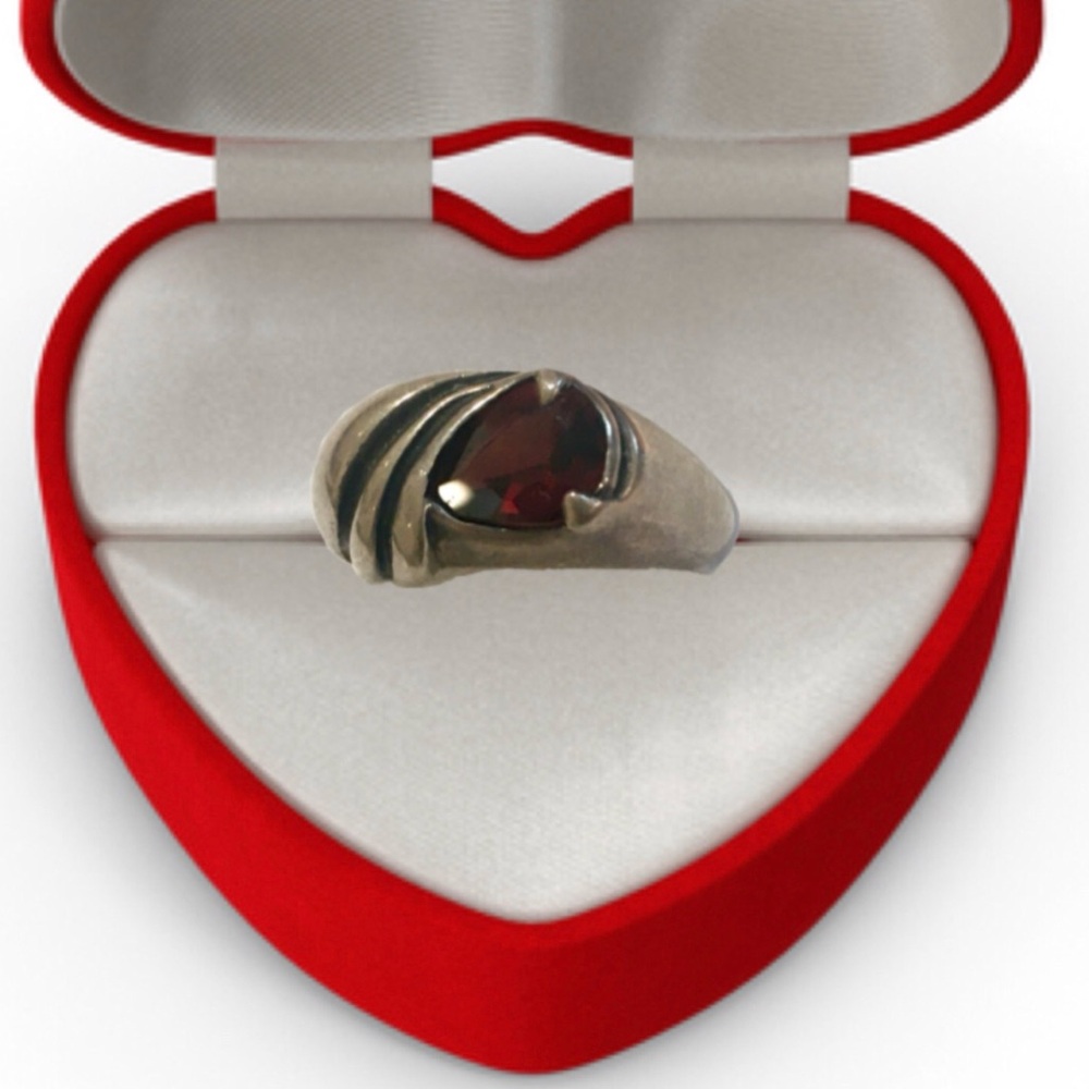 Vintage KABANA Garnet Ring - 2 Ct Teardrop Stone Set in Sterling Silver Sz 8 EUC - Picture 2 of 12